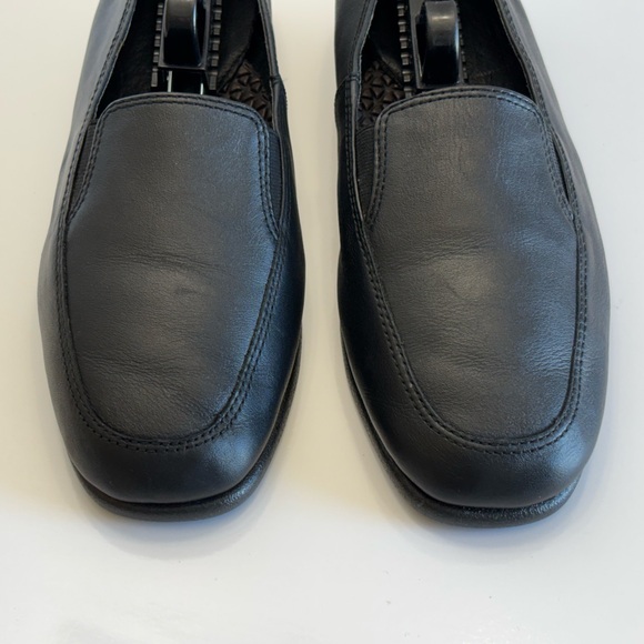 Hush Puppies Heaven Women's 9.5 Black Soft Leather Loafers Slip On Comfort Shoes - Picture 14 of 16